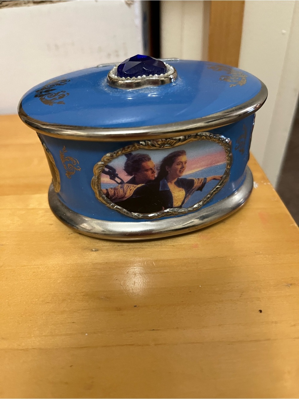 Y2K Ardleigh Elliott Titanic Heirloom Porcelain Music Box My Heart Will Go On